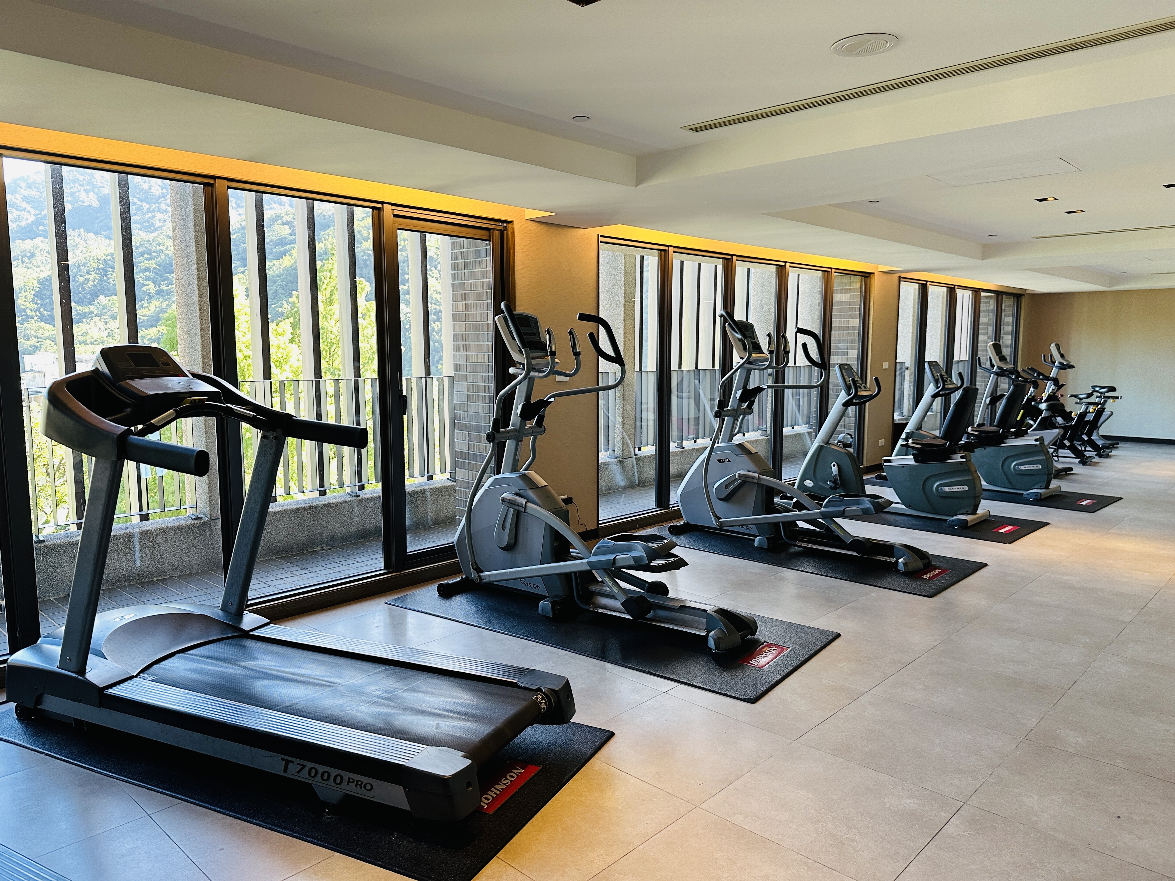 【大板根森林溫泉酒店】新北三峽寵物親子房入住開箱｜森林、溫泉