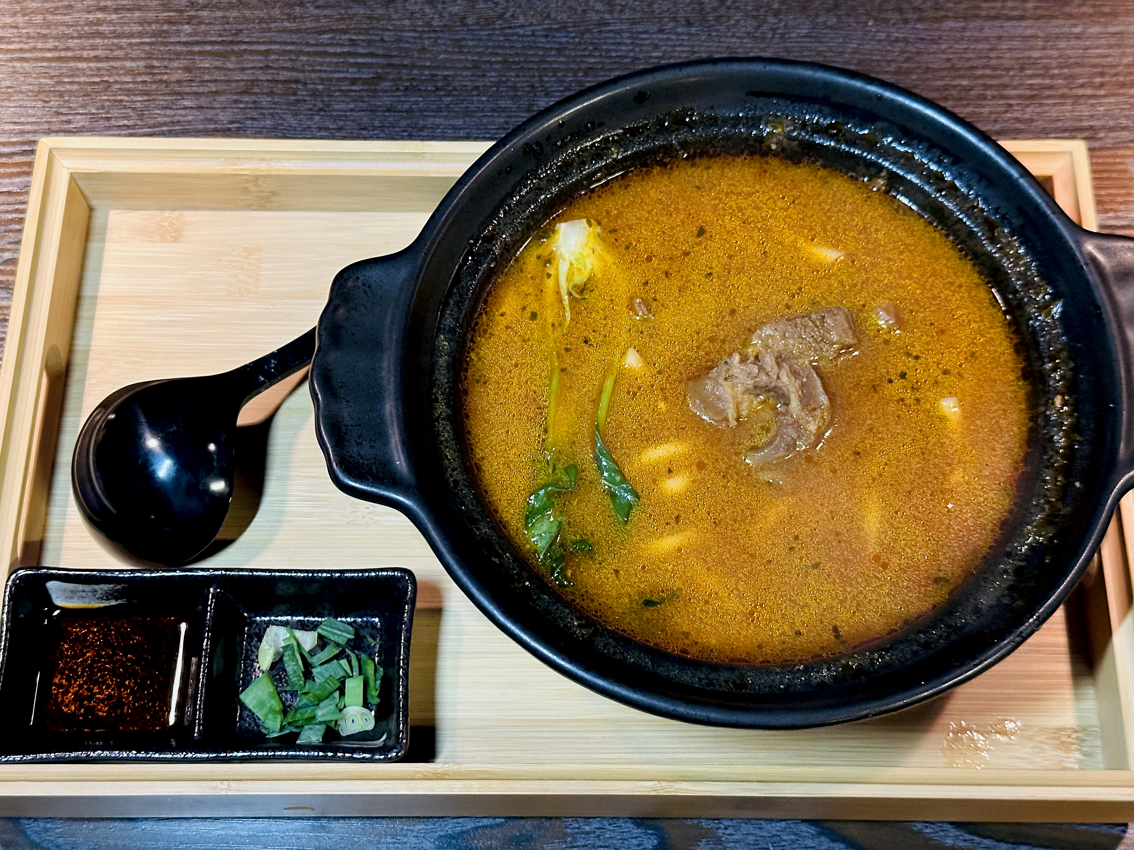 【不醒人室 × SLAP!】桃園中壢餐酒館推薦｜咀嚼系調酒＋KTV台菜料理，不會喝酒的人也能享受的夜晚選擇