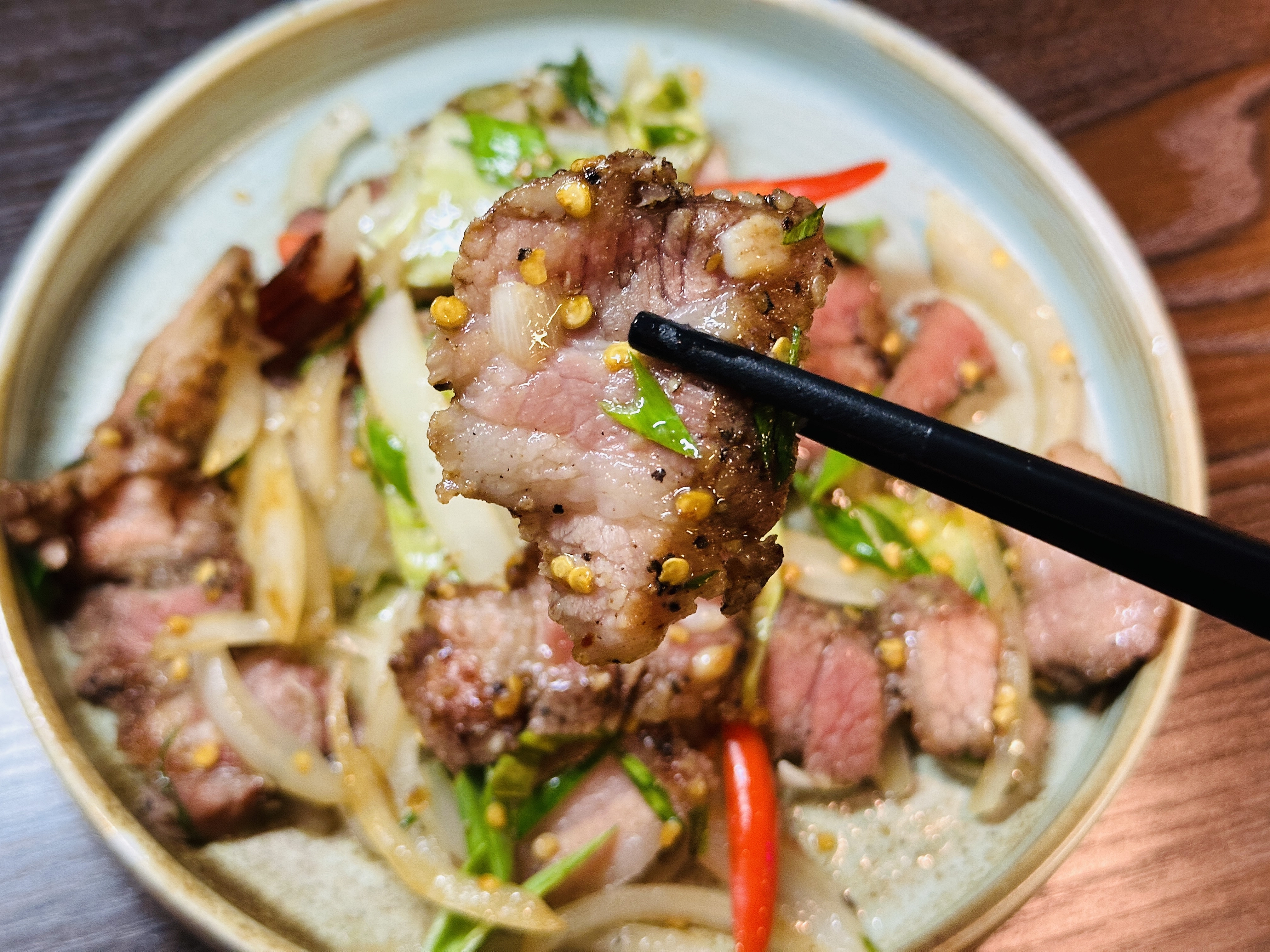 【不醒人室 × SLAP!】桃園中壢餐酒館推薦｜咀嚼系調酒＋KTV台菜料理，不會喝酒的人也能享受的夜晚選擇