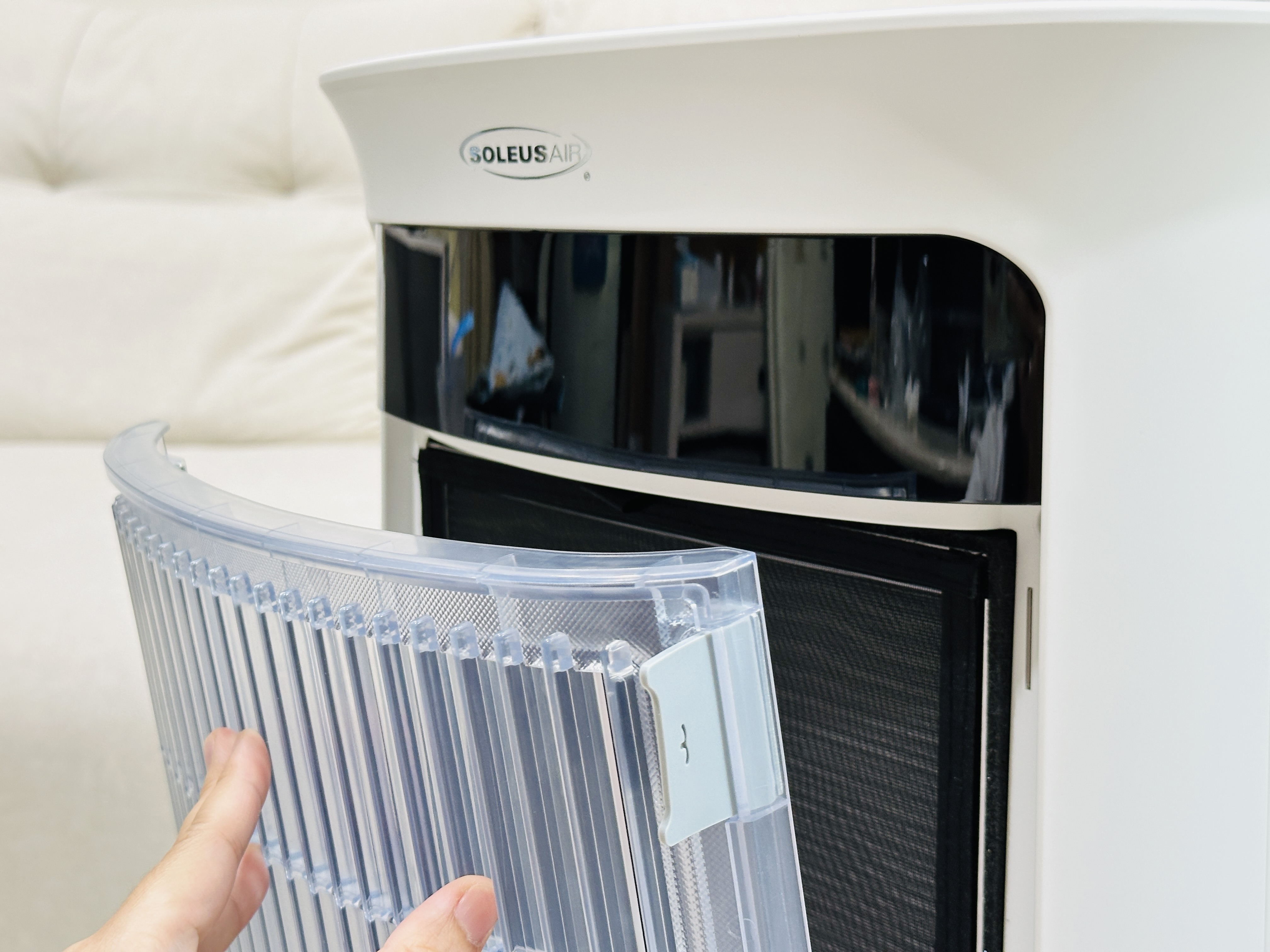 SoleusAir 吸毛大師宅配開箱｜長毛臘腸家必備的毛髮救