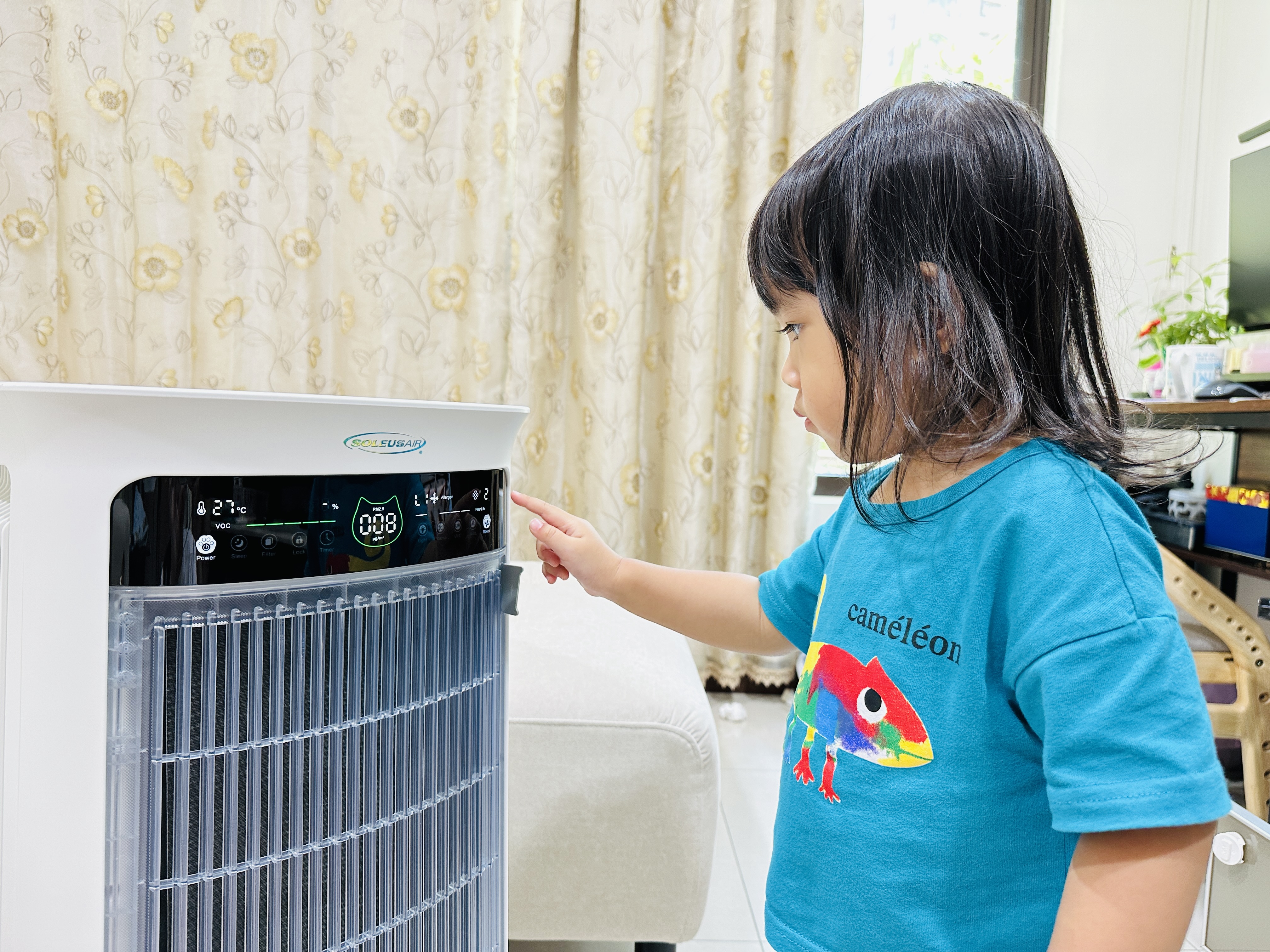 SoleusAir 吸毛大師宅配開箱｜長毛臘腸家必備的毛髮救