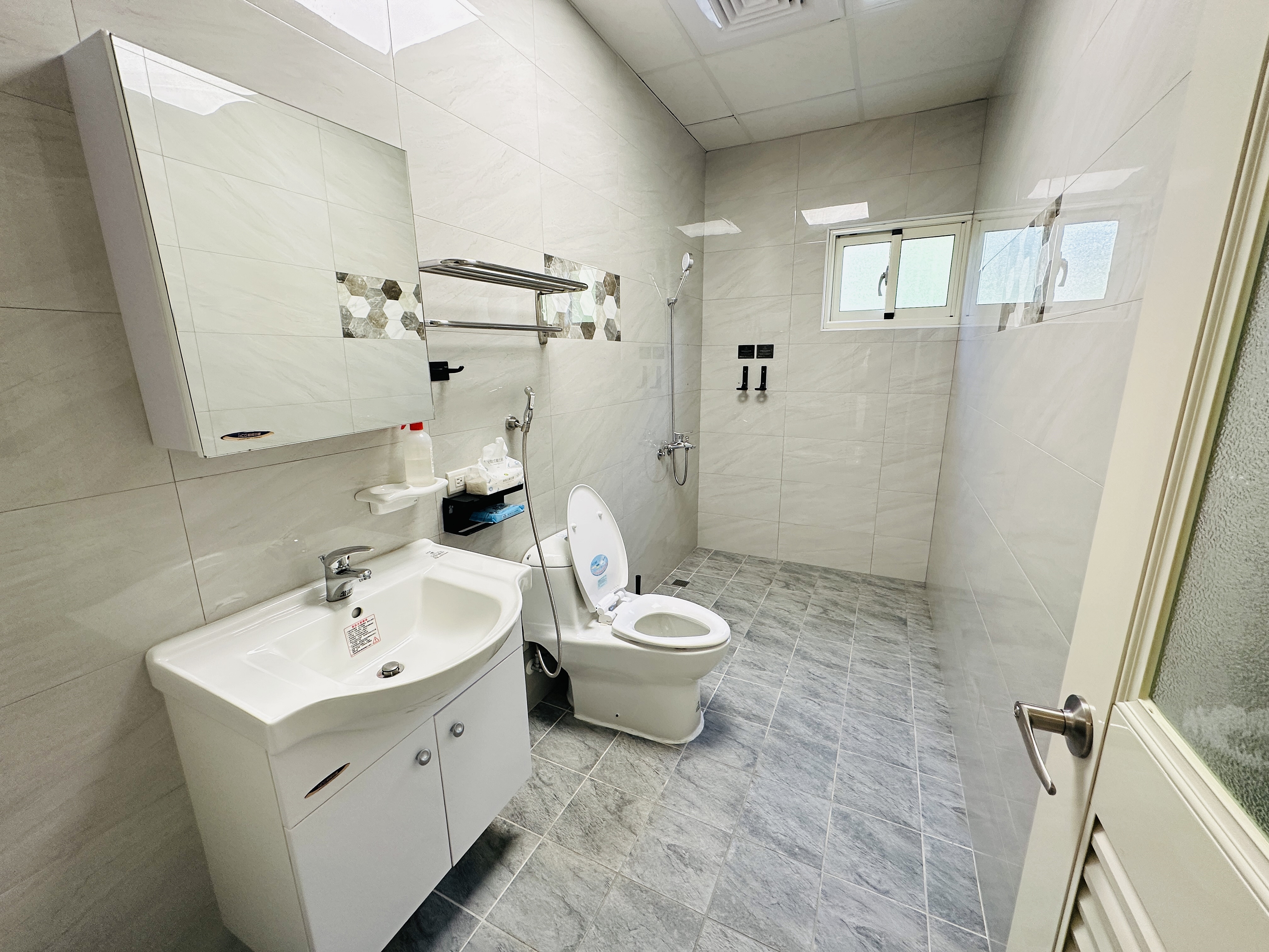 【徐徐民宿】嘉義竹崎20人包棟推薦｜電梯、KTV、烤肉區與玩