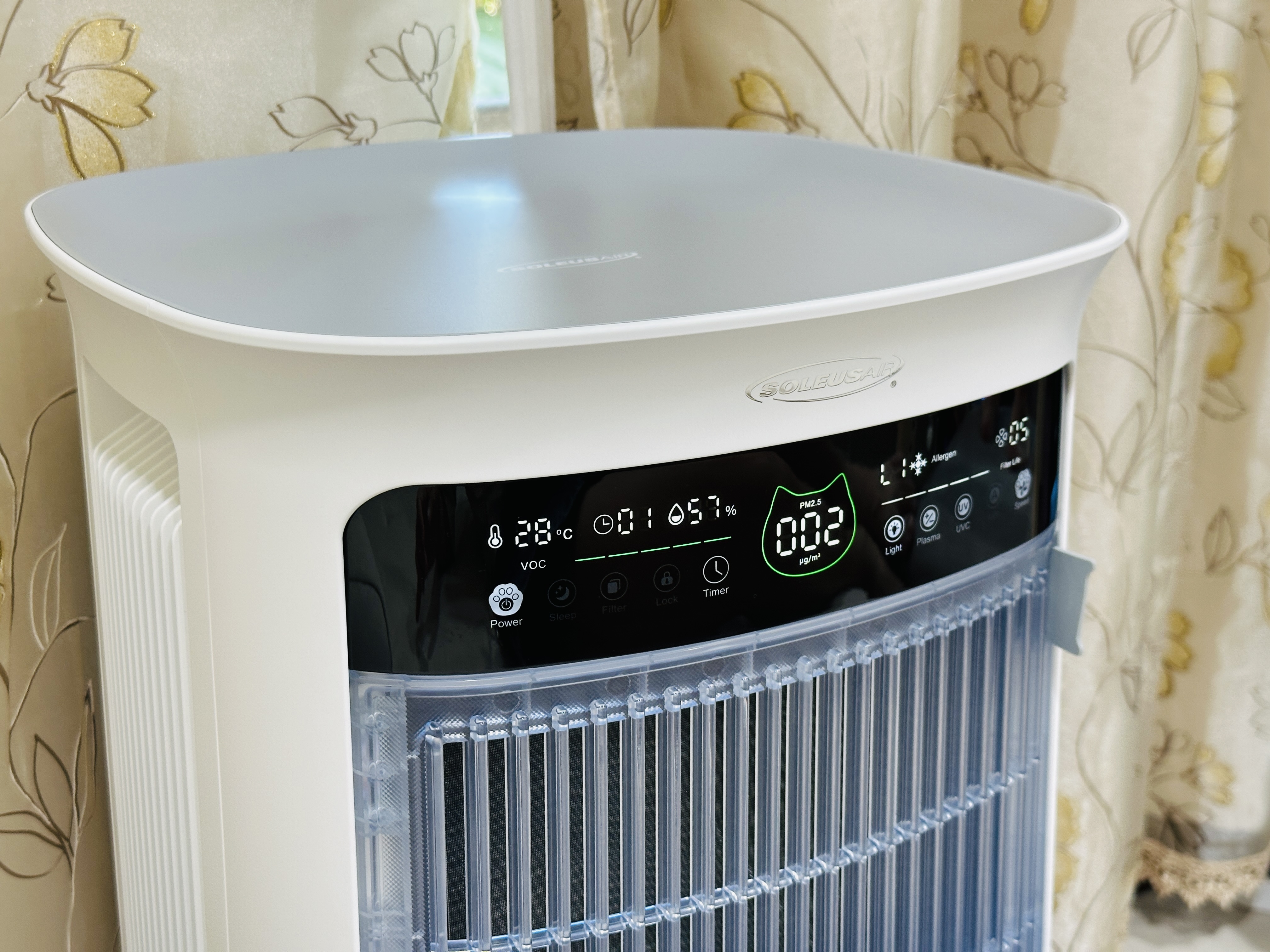 SoleusAir 吸毛大師宅配開箱｜長毛臘腸家必備的毛髮救