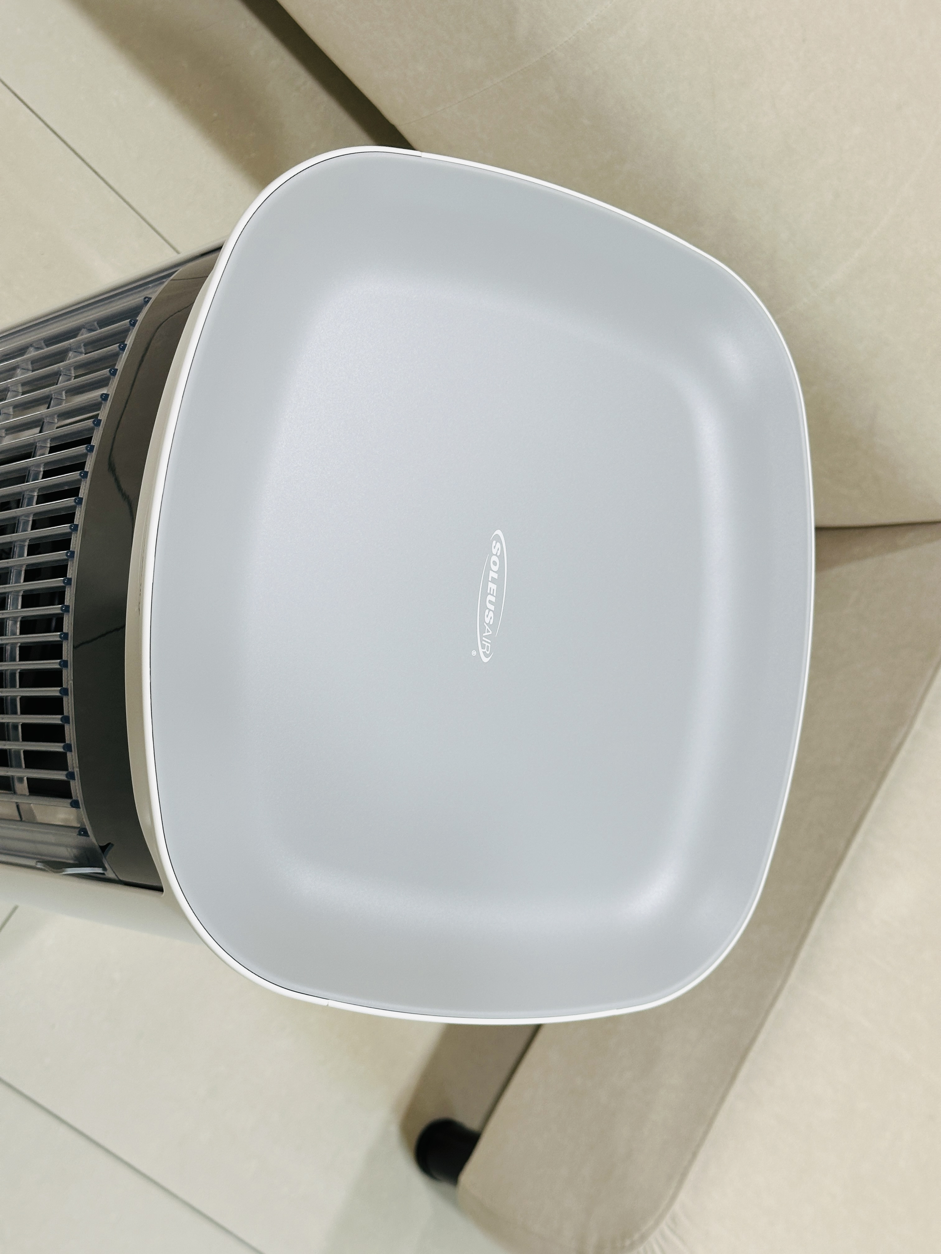 SoleusAir 吸毛大師宅配開箱｜長毛臘腸家必備的毛髮救