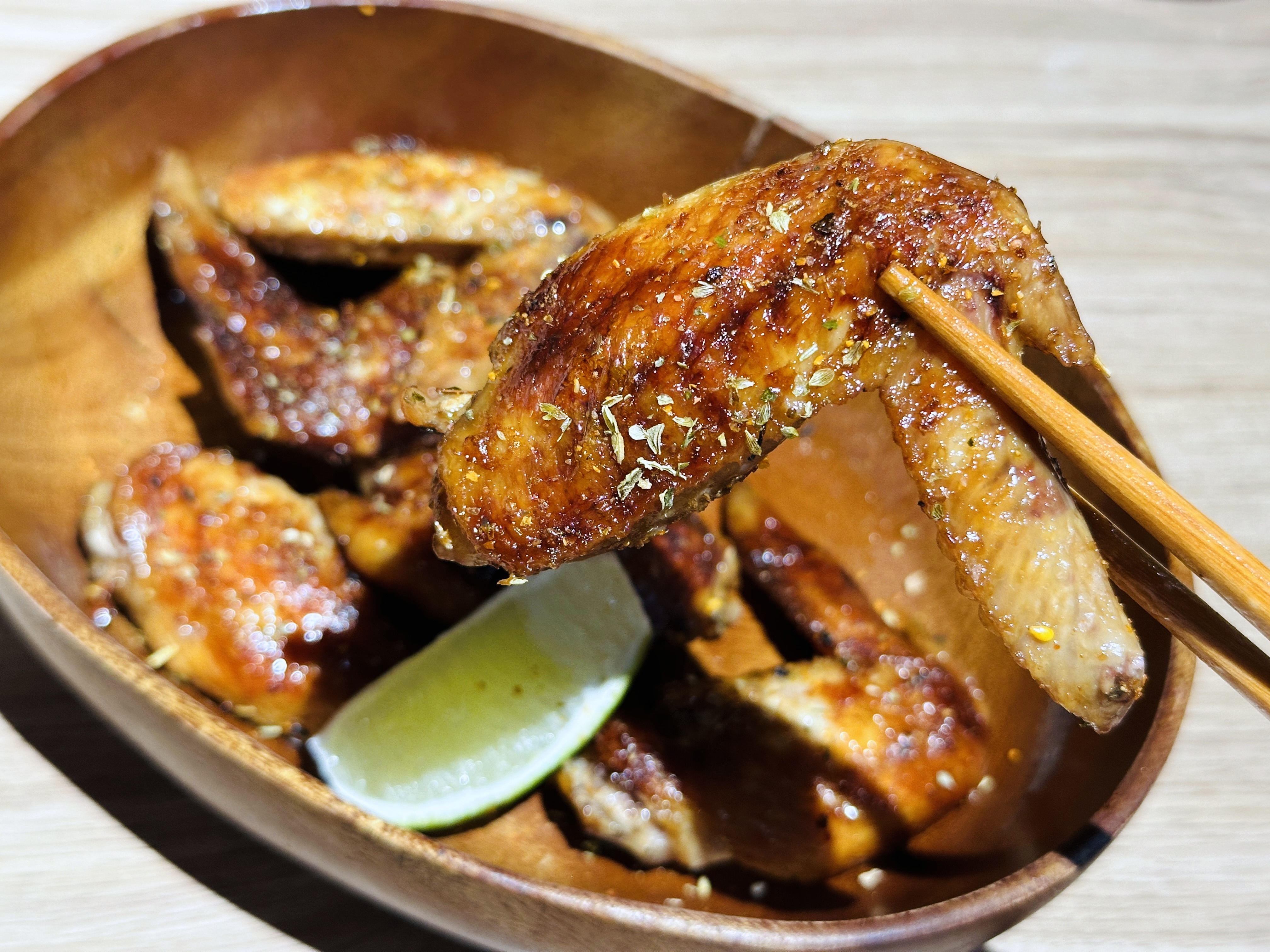 【食鬼開醺料理】台北條通必吃美食！高人氣「香烤鮭魚肚」「乳香