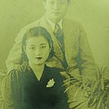 旅居日本時，和父親的合照。