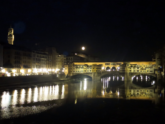 不遠處就是 Ponte Vecchio