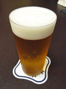 薄玻璃啤酒杯