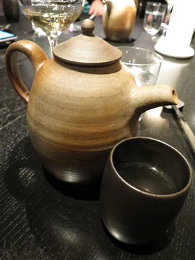 小川甚八設計的茶壺