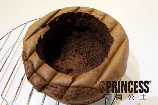蛋糕內部要挖空 蛋糕內部要挖空