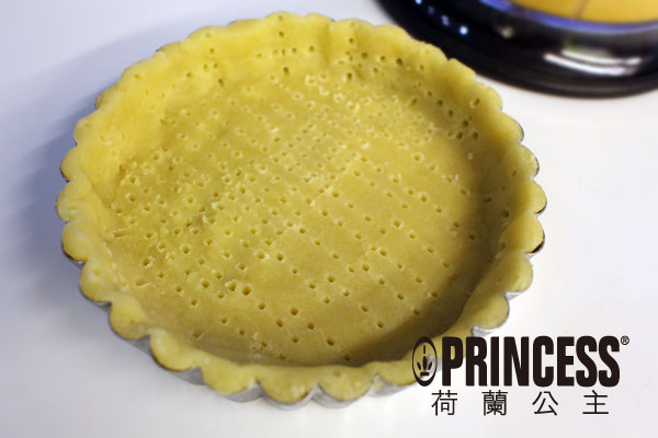 一定要在塔底與四周均勻的戳洞