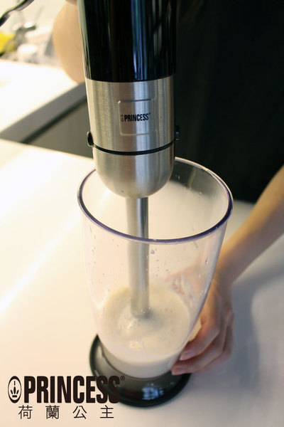 不加油的豆腐純素美乃滋,實在太像豆漿優格了... 不加油的豆腐純素美乃滋,實在太像豆漿優格了...