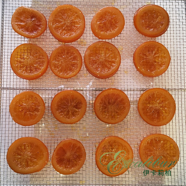 準備風乾的橙片