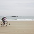 沙灘上騎車02