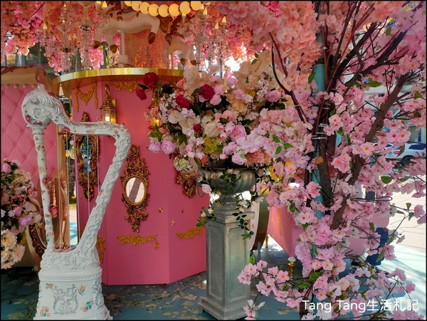 台北信義區浪漫聖誕氛圍、恣意想像《光彩絮語》當代藝術特展