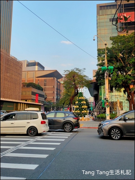 台北信義區浪漫聖誕氛圍、恣意想像《光彩絮語》當代藝術特展