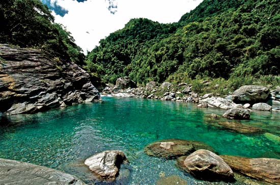 花蓮七星潭住宿飯店推薦，和昇旭日會館是擁有花蓮七星潭面海第一排歐式觀海房飯店，迎接花蓮海景日出的住宿首選！花蓮七星潭渡假飯店－和昇旭日會館不分平假日皆享超值優惠！