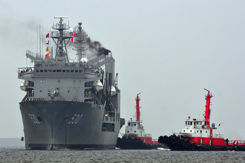 海軍磐石艦海軍第二艘油彈運補艦。 湯姆熊 的部落格 udn部落格