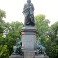 Carl Linne Monument in Humlegarden Stockholm_06_Jul_2015