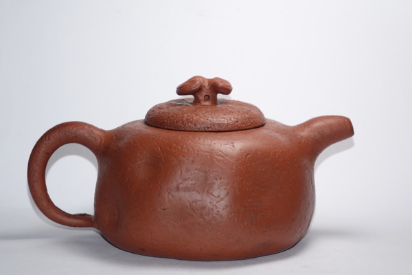 鈎一馬さん　茶壺 鈎一馬さん 茶壺 Fooling the eye: trompe l'oeil porcelain in High