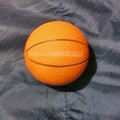 會響的小籃球，是福福與我互動最佳的玩具！是福福專屬的喔！