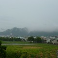閒雲居窗外的雨天山景，雲霧縹緲/ 自在主人攝影（2016.6.6.） 現今山景已被大樓遮蔽矣！