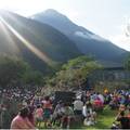 2010太魯閣音樂季的陽光、山巒、表演者與人山人海之美