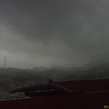 台北的天空烏雲罩頂宛如世界末日