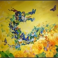 圖下方黃牡丹花盛開
翩然而至的蝴蝶, 宛如龍在飛舞
象徵吉祥福氣