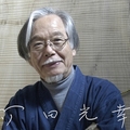 75歲日本藝術家-竹田光幸專注「手」像創作逾30載，鑽研木雕更勝50年。
任教多摩美術大學48年作育英才無數屆臨退休