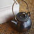 柴燒銅提茶壺（張富美作品，2016.10.15.購自作者）
