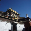 日喀則是西藏第2大城，歷代班禪駐錫於此，班禪統治後藏即喀則和阿里地區，因此日喀則成為後藏的政教中心。日喀則在藏語是土地肥沃的莊園。