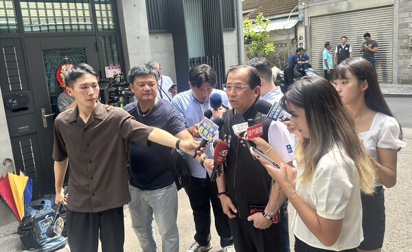 桃園市長指示全力協助！社會局長親赴火災現場慰問家屬