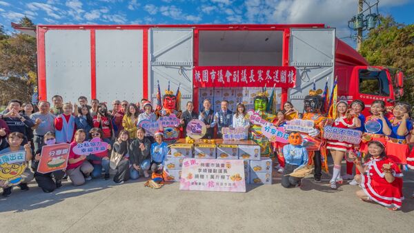 副議長李曉鐘契作萬斤雲林柳丁   連18年寒冬公益不間斷