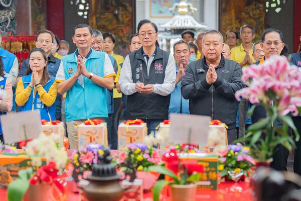 楊梅頭重溪三元宮建廟200週年　張善政感謝信眾捐贈救護車善舉
