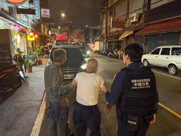 83歲失智老翁迷途一天 壢警即時關懷助返家