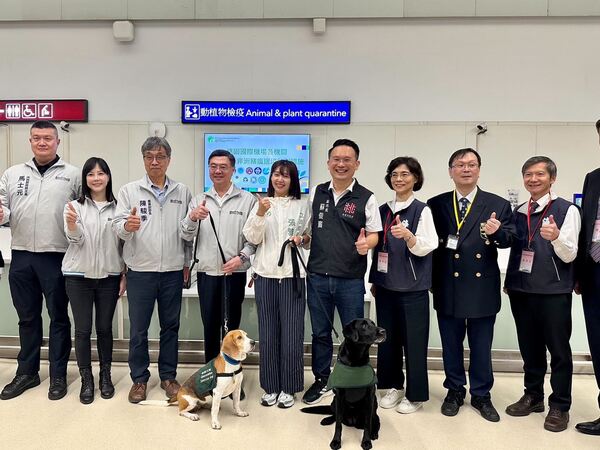 卓揆率隊赴桃機視察邊境防疫 蘇俊賓呼籲中央與地方共同面對、合作解決