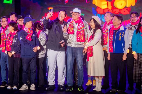 桃園跨年晚會首度結合虛實偶像跨界共演 張善政祝福市民新年快樂
