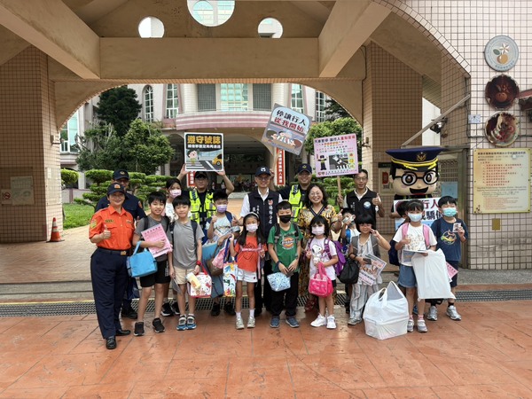 桃園市警局啟動「護童專案」　警力全面守護學童開學安全