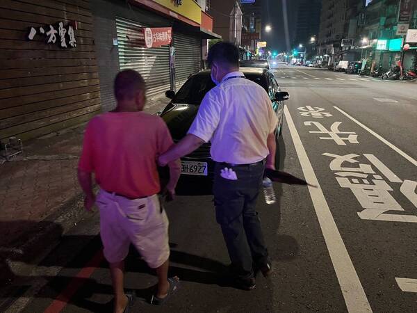 失智老翁中秋節外出迷途   幸得熱心民眾及警方協助平安返家
