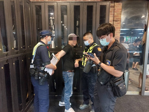 中壢警聯合移民署強力臨檢 9天連假查獲15移工