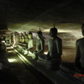 洞窟內的佛像與壁畫