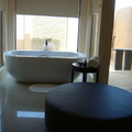 杜拜悅榕莊客房內的大浴池