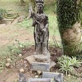 主廟旁的菩薩石雕