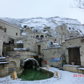 洞穴旅館下雪後的美景