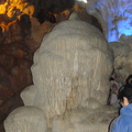 下龍灣的鐘乳石洞景觀