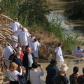 約旦河另一邊以色列民眾受洗的現場