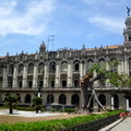 哈瓦那國會旁的老建築