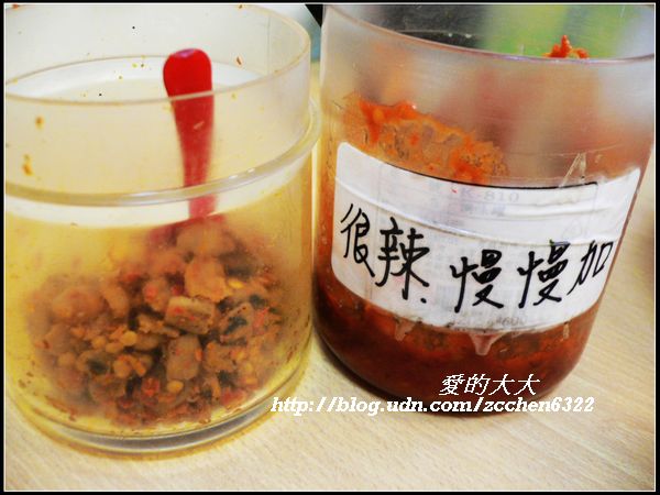 萬華區三寶大腸麵線－－辣椒醬．辣蘿蔔乾