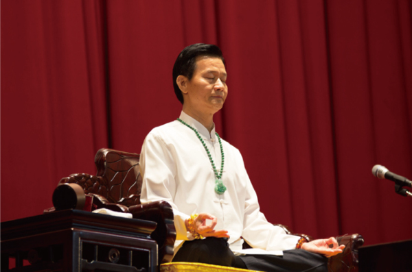 妙禪師父在如來正法班 將功德迴向全體弟子的母親